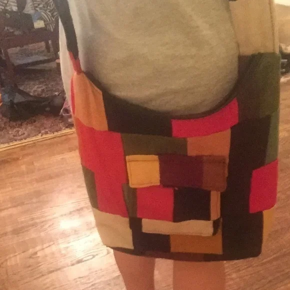 MULTI PATCHED MESSENGER TOTE OVER‎ THE SHOULDER - Picture 3 of 3